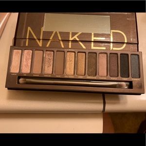 Naked pallete
